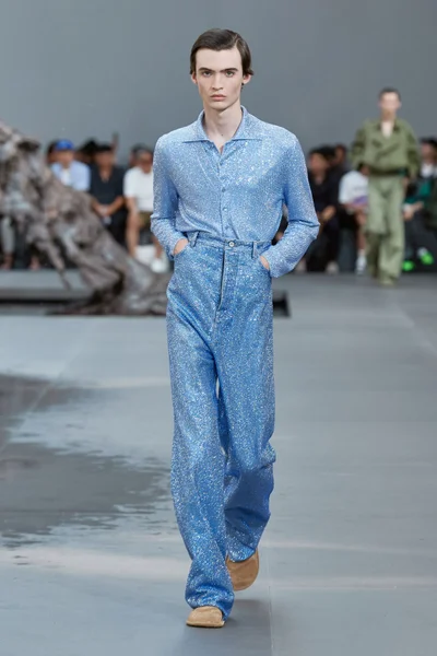 Look 14